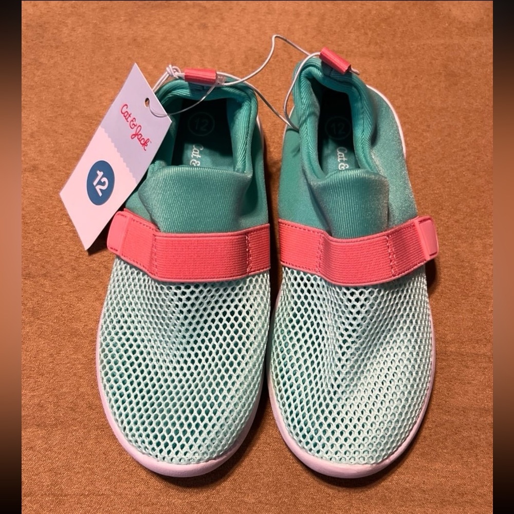Green Water Shoes, Pink Velcro strap, NWT!